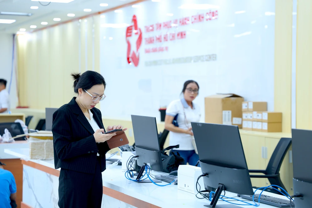 trung-tam-phuc-vu-hanh-chinh-cong-tp.hcm-15.JPG