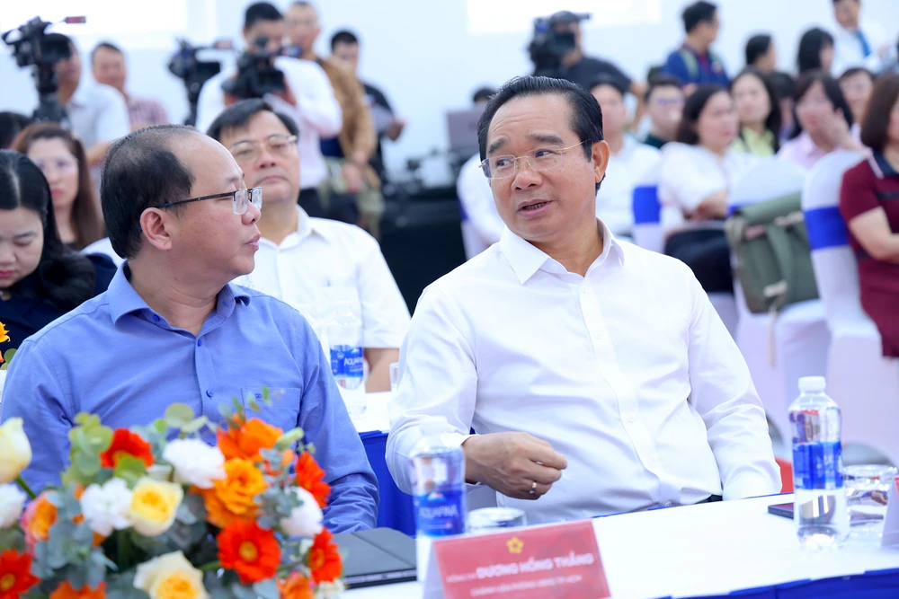 trung-tam-phuc-vu-hanh-chinh-cong-tp.hcm-19.JPG