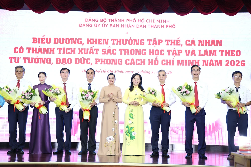 DANG-UY-UBND-TP.HCM-13.JPG