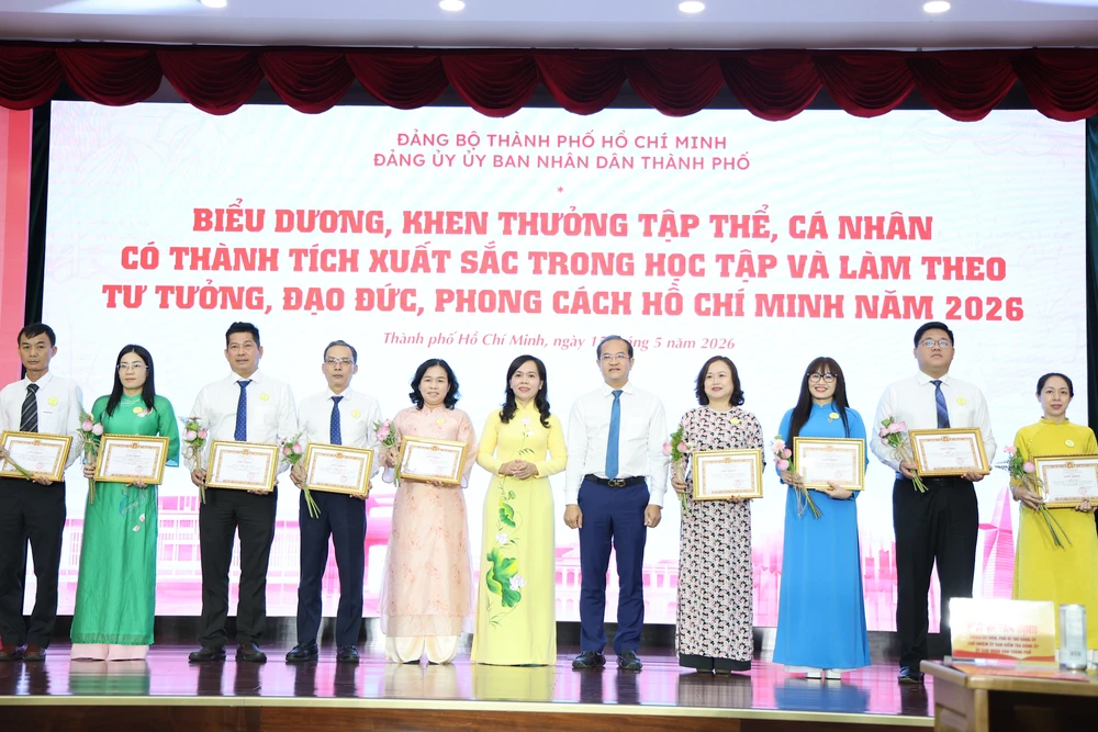 DANG-UY-UBND-TP.HCM-15.JPG