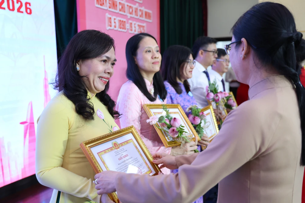 DANG-UY-UBND-TP.HCM-16.JPG