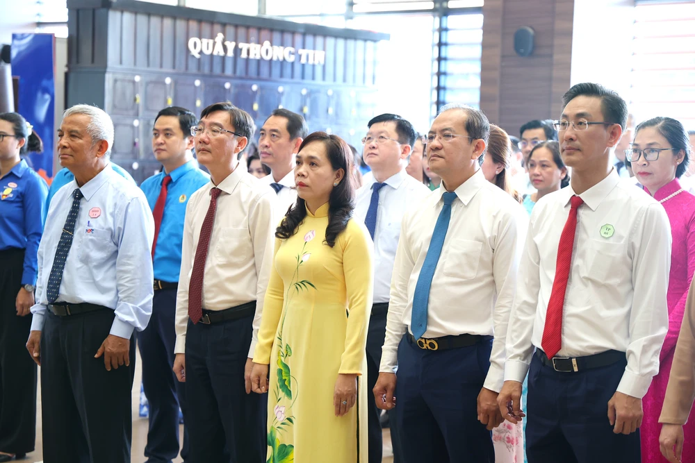 DANG-UY-UBND-TP.HCM-2.JPG