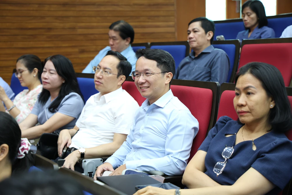 DANG-UY-UBND-TP.HCM-5.JPG