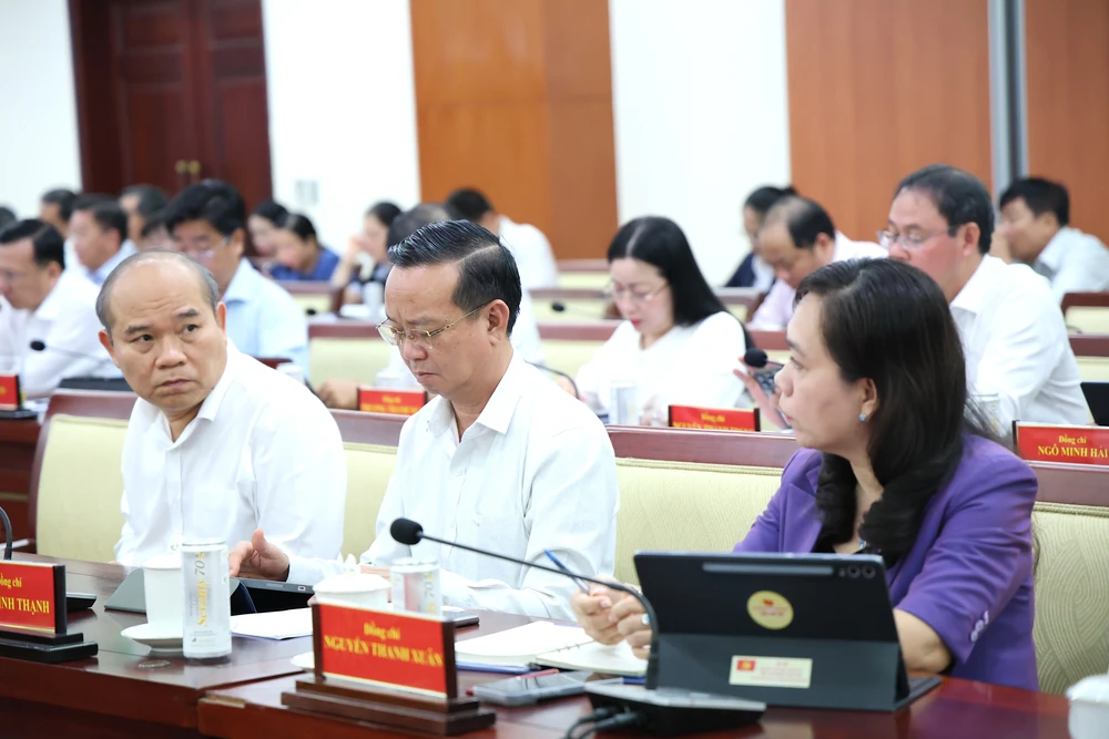 chinh-quyen-2-cap-thoa-2.JPG