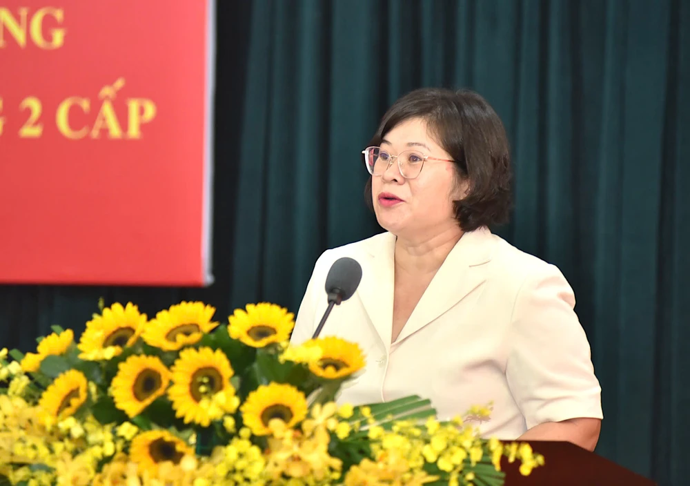 chinh-quyen-2-cap-thoa-4.jpg