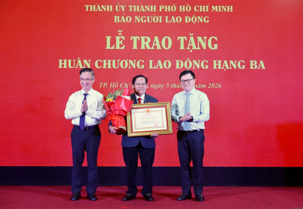 bao-nguoi-lao-dong-4.jpg
