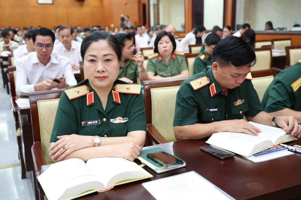 hoi-thao-ong-le-quoc-phong-2.JPG