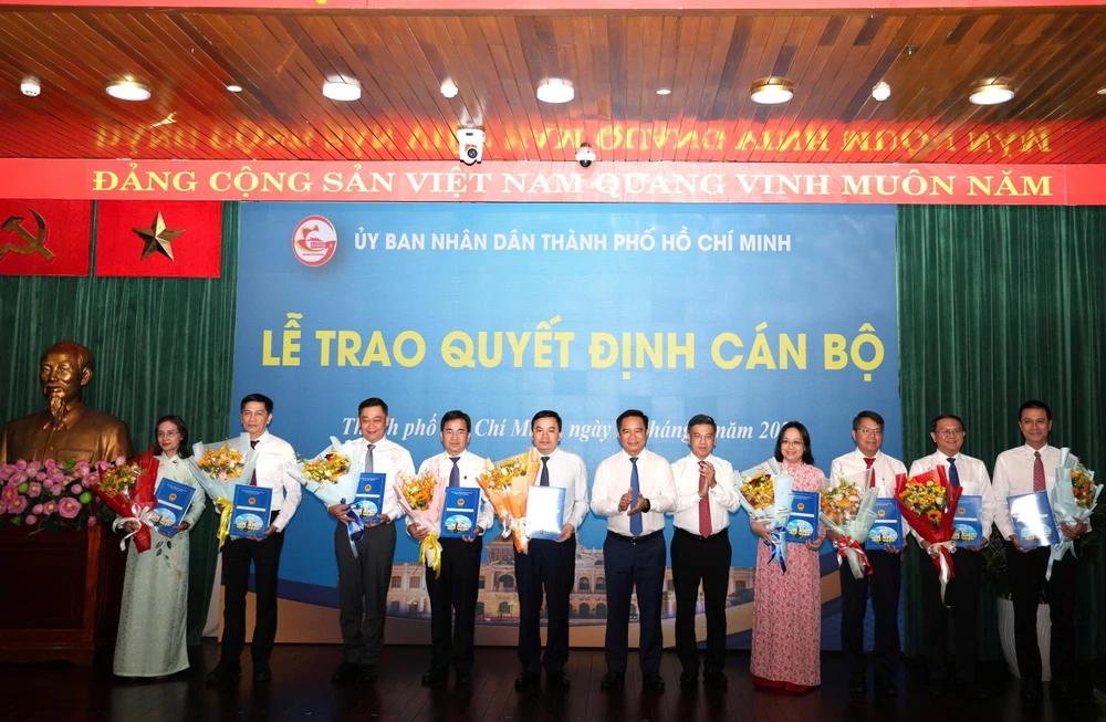 dieu-dong-can-bo-1.jpg