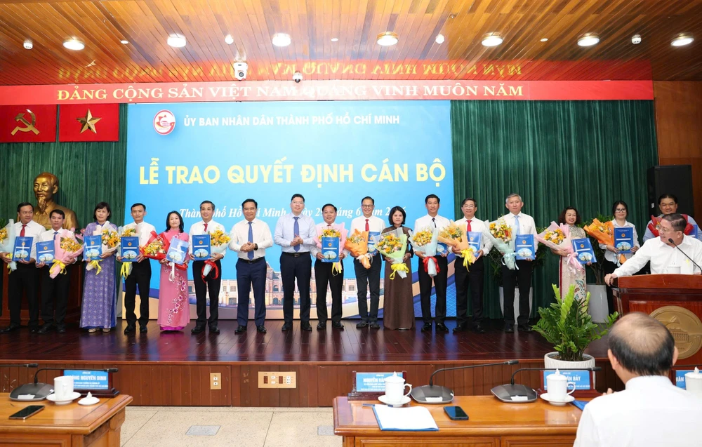 dieu-dong-can-bo-5.jpg