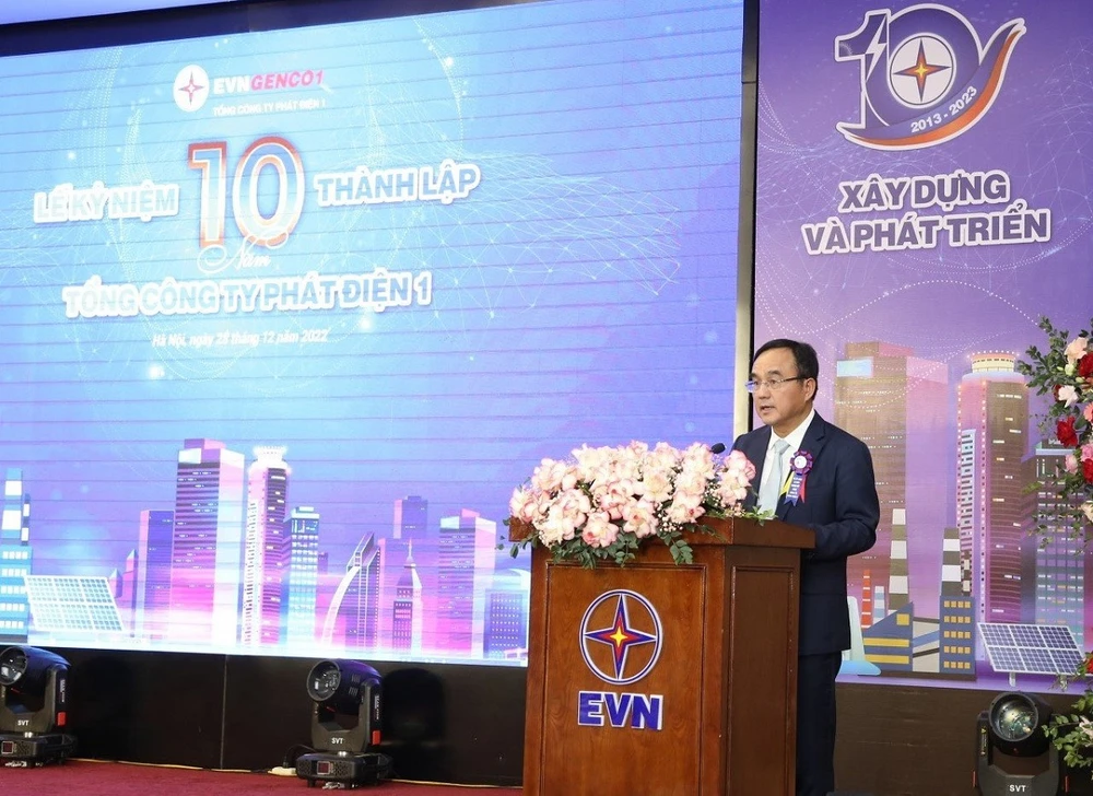 Ông Dương Quang Thành, Chủ tịch HĐTV EVN phát biểu chúc mừng 10 năm thành lập EVNGENCO1.