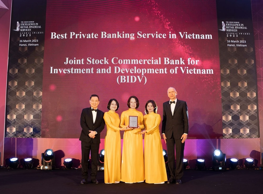BIDV cũng xuất sắc nhận giải thưởng Dịch vụ ngân hàng cao cấp Private Banking tốt nhất Việt Nam BIDV cũng xuất sắc nhận giải thưởng Dịch vụ ngân hàng cao cấp Private Banking tốt nhất Việt Nam