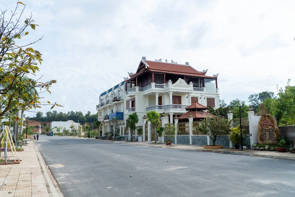 Green Valley City với mô hình khu đô thị khép kín đang trở thành lựa chọn hàng đầu cho người mua nhà tại Tân Uyên. Green Valley City với mô hình khu đô thị khép kín đang trở thành lựa chọn hàng đầu cho người mua nhà tại Tân Uyên.