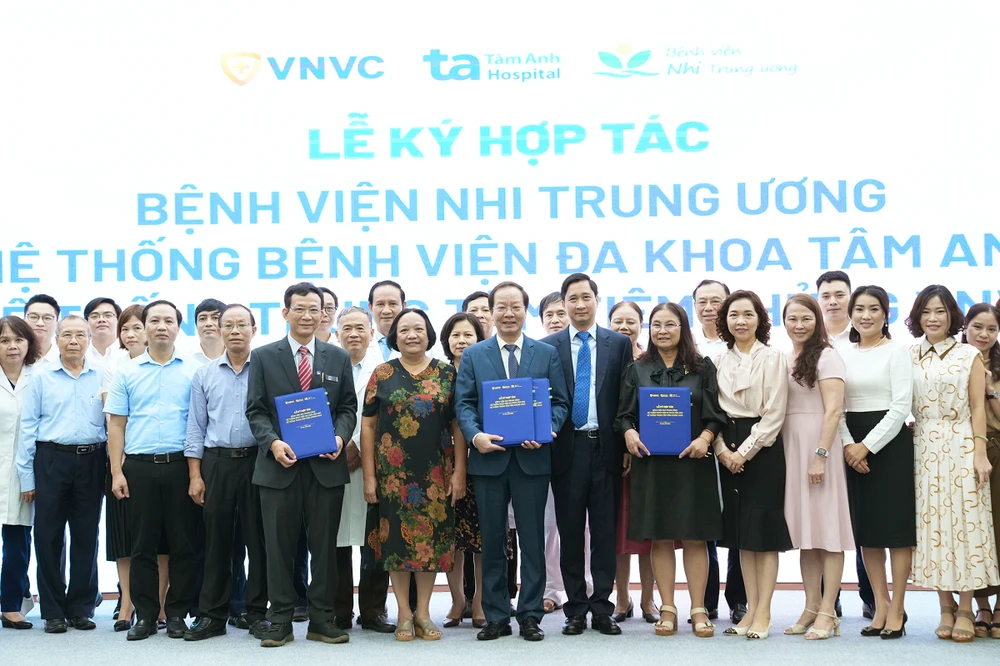 Lễ ký kết hợp tác có ý nghĩa quan trọng giúp trẻ em Việt Nam được hưởng một dịch vụ y tế tốt và toàn diện hơn. Ảnh: BVCC