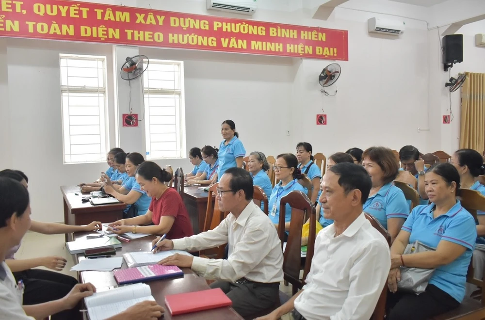 Bà Đỗ Thị Nhương làm tổ trưởng Tổ TK&amp;VV từ năm 2013 đến nay, bà đã có nhiều đóng góp cho hoạt động tín dụng chính sách