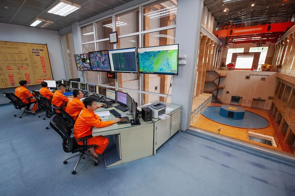 Các đơn vị thuộc EVNGENCO1 luôn theo dõi chặt chẽ tình hình thủy văn để có kế hoạch vận hành hồ chứa, tránh những thiệt hại về người và tài sản của người dân.