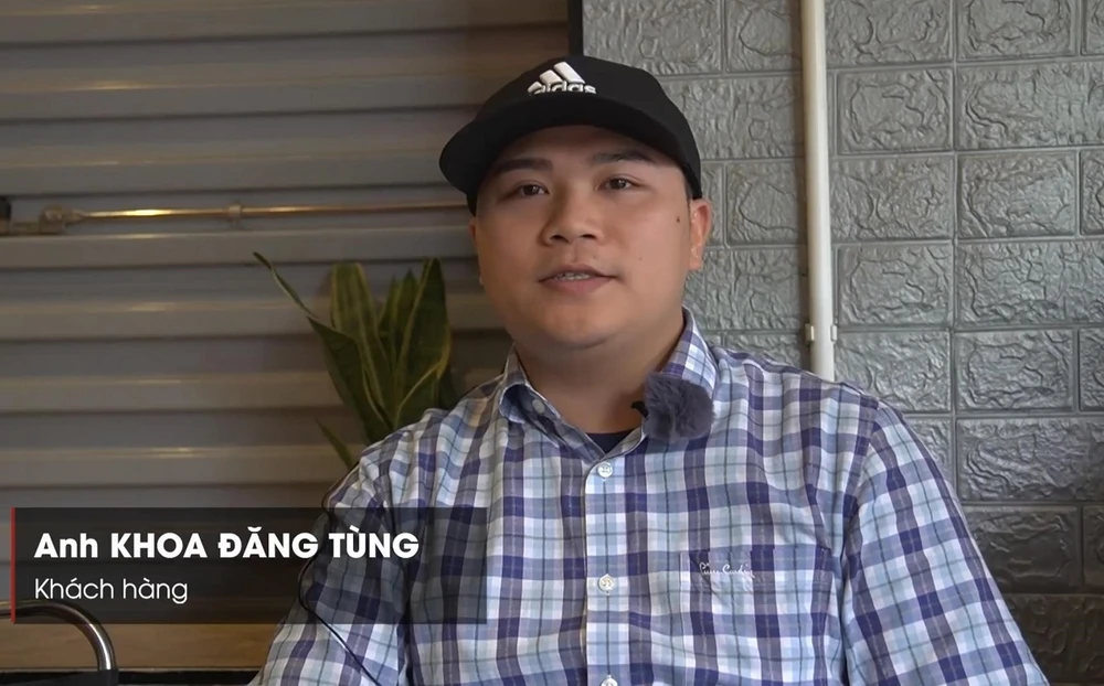 Anh Tùng là một trong những khách quen lâu năm tại điểm bán. (Nguồn: Vietlott)