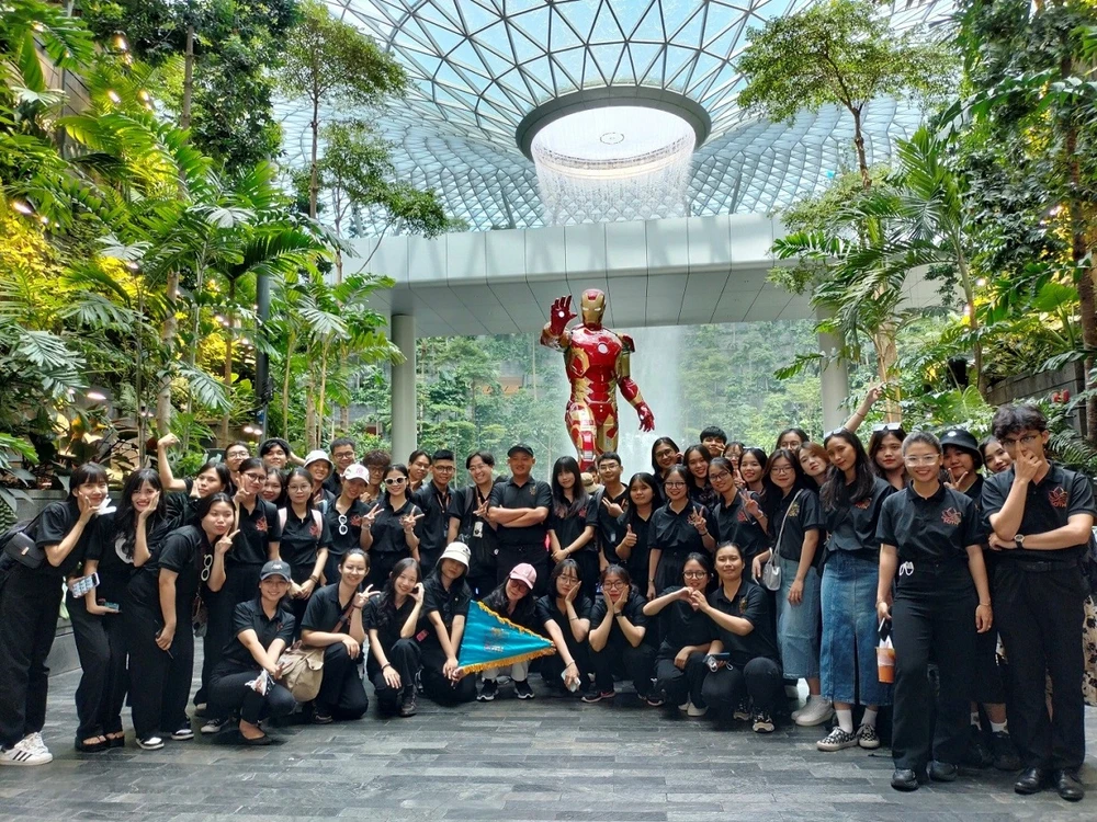 Chuyến thực tập tại Singapore của sinh viên.