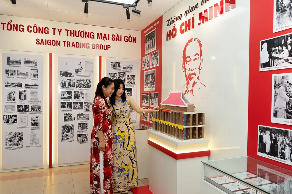 khong-gian-van-hoa-ho-chi-minh.jpg