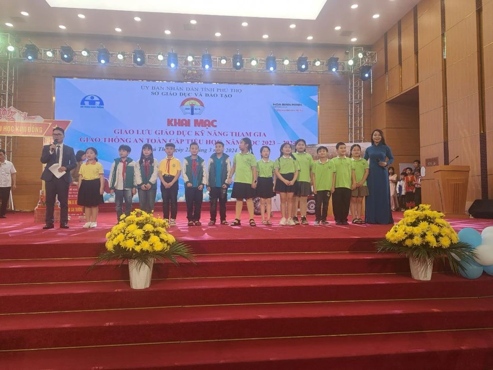 Phòng GDĐT Việt Trì đạt giải nhất toàn đoàn giao lưu giáo dục kỹ năng tham gia giao thông an toàn