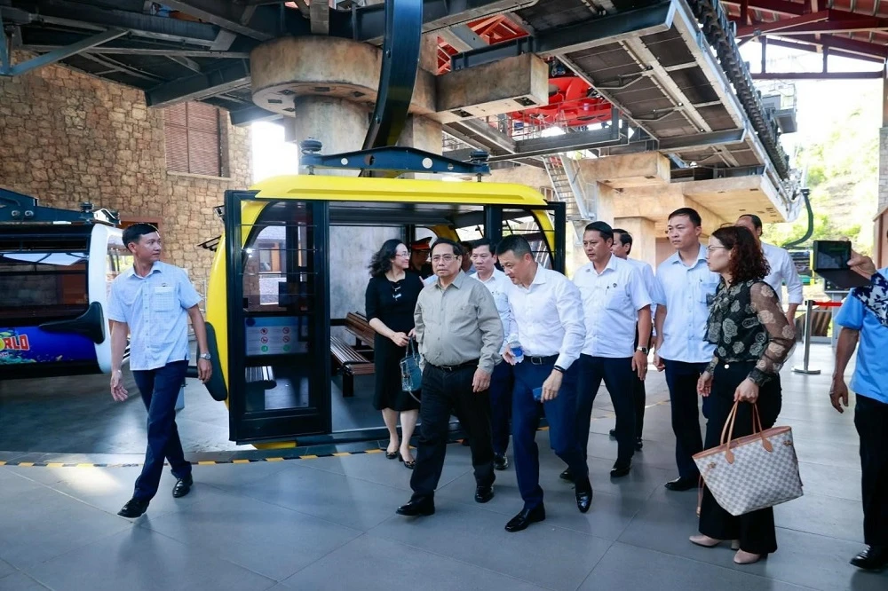 Chùm ảnh: Thủ tướng Phạm Minh Chính khảo sát các dự án tại Thị trấn Hoàng Hôn, Phú Quốc