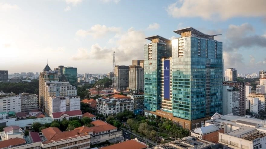 Vì sao các thương hiệu lớn chi bộn để sở hữu mặt bằng tại 'tuyến phố kim cương'?