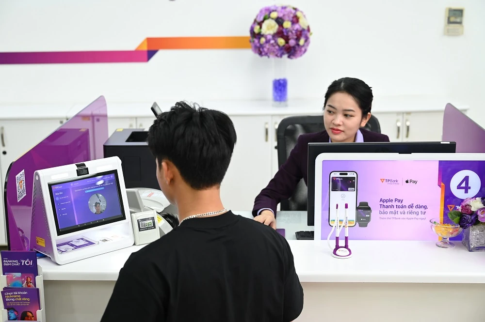 Đã có ngân hàng triển khai QĐ 2345, khách hàng xác thực giao dịch giá trị cao bằng sinh trắc học