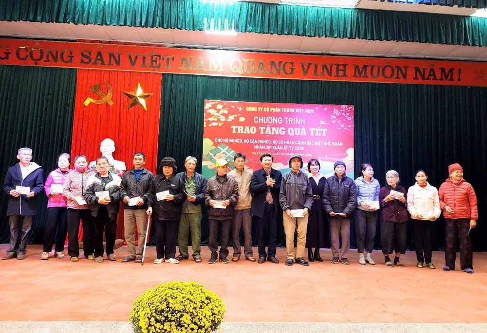 Công ty Cổ phần TNH99 Việt Nam - Trao gửi những món quà Tết ấm áp