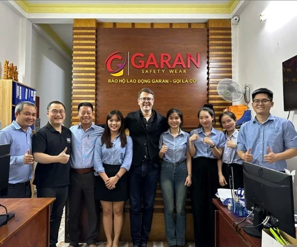 Tại sao giày bảo hộ là lựa chọn quan trọng cho người lao động?