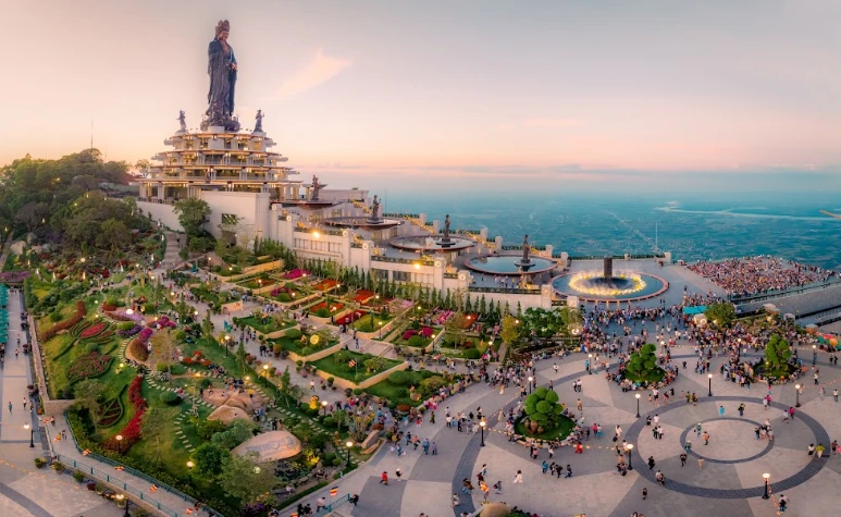 Trải nghiệm Việt Nam sống động qua từng khung hình với series phóng sự du lịch mới trên sóng HTV