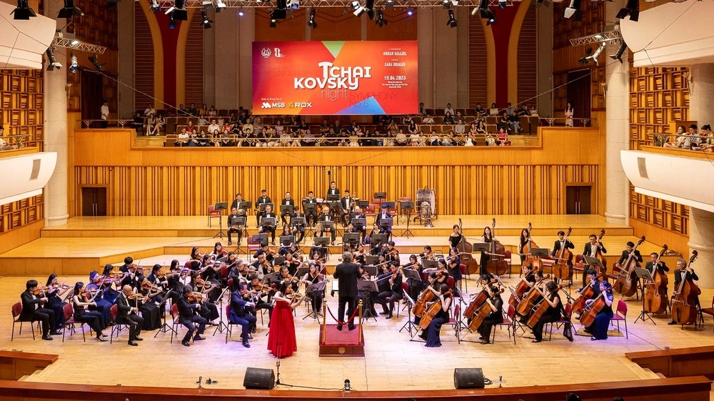 Sara Dragan và Dàn nhạc Giao hưởng Hà Nội thăng hoa trong đêm nhạc Tchaikovsky