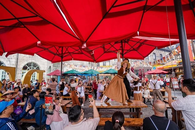 Du khách phấn khích với chuỗi show mới tại Bà Nà