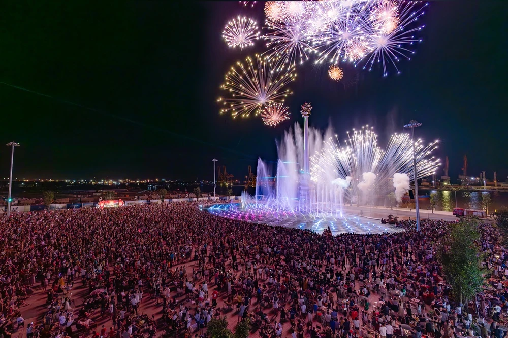 khai-truong-vinwonders-vu-yen-tam-diem-vui-choi-giai-tri-va-vuon-thu-lon-nhat-mien-bac (2).jpg