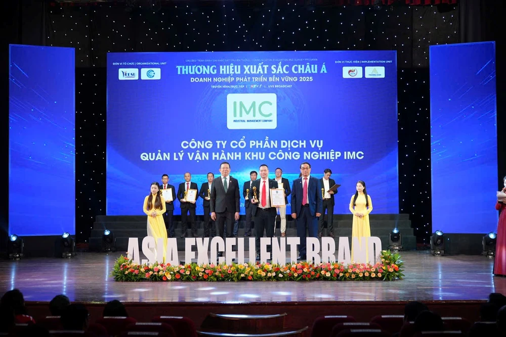 imc-khang-dinh-vi-the-voi-giai-thuong-doanh-nghiep-phat-trien-ben-vung-2025.jpg