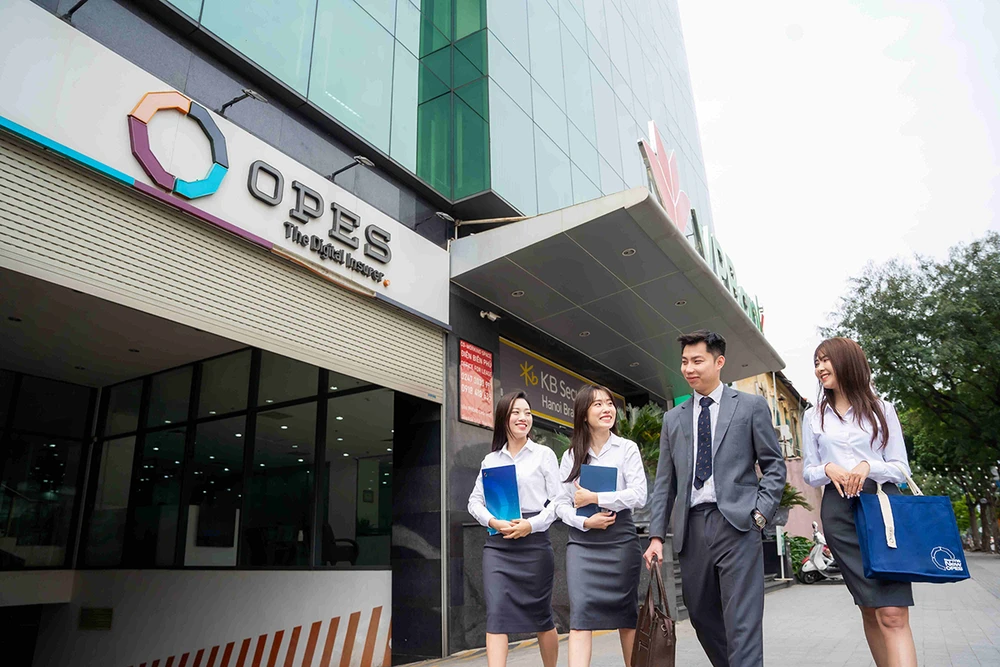 OPES đạt cú đúp tại giải thưởng quốc tế Insurance Asia Awards 2025