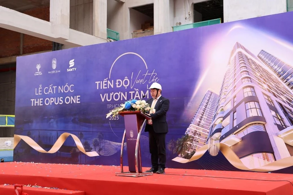 Vinhomes và SAMTY tổ chức lễ cất nóc 4 tòa tháp The Opus One, dự kiến bàn giao từ quý I/2026