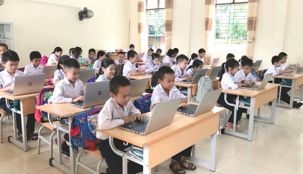 Quỹ Thiện Tâm đón nhận Luân chương Lao động hạng Nhất của Chủ tịch nước