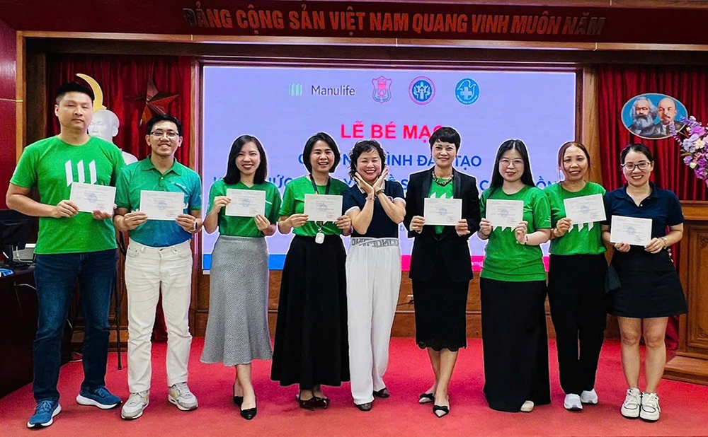 Manulife khai giảng chương trình đào tạo kiến thức y tế cộng đồng cho tư vấn viên