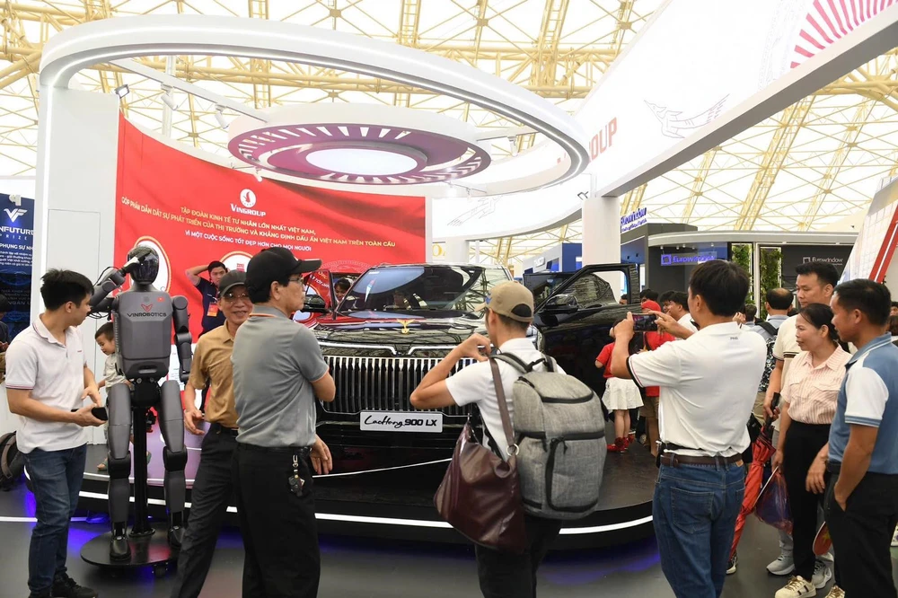 Vingroup ghi dấu ấn kiến tạo tại triển lãm 'Thành tựu đất nước': 80 năm hành trình Độc lập - Tự do - Hạnh phúc'