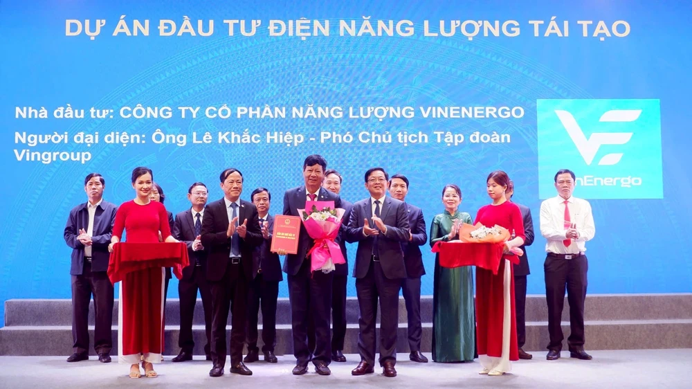 ubnd-tinh-gia-lai-va-vinenergo-ky-ket-hop-tac-phat-trien-dien-nang-luong-tai-tao-1.jpg