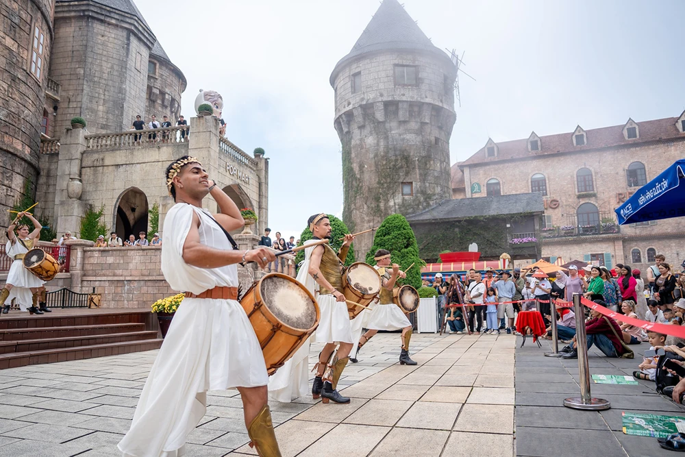 Khách hàng Hàn Quốc, Trung Quốc đã có thể thanh toán QR code tại Việt Nam