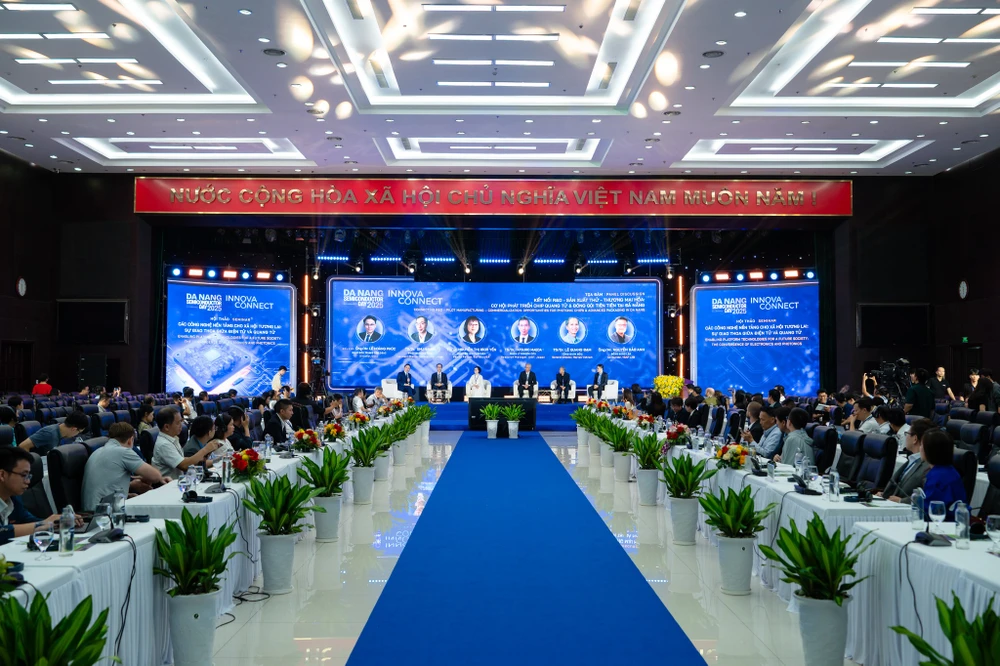 InnovaConnect, InnovaTalk - Cầu nối xóa nhòa biên giới khoa học Việt Nam và thế giới