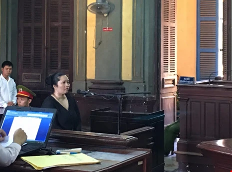 Vợ nguyên bí thư xã đốt xác phi tang tiếp tục hầu tòa - ảnh 1