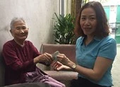Mẹ VNAH 91 tuổi: ‘Xưa chống giặc, giờ mẹ ủng hộ chống dịch’
