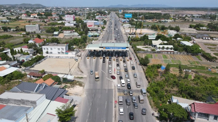 Xe qua trạm thu phí T3 Quốc lộ 51 (ngã ba Long Sơn, thị xã Phú Mỹ, tỉnh Bà Rịa-Vũng Tàu) tháng 4-2021-Ảnh:TK