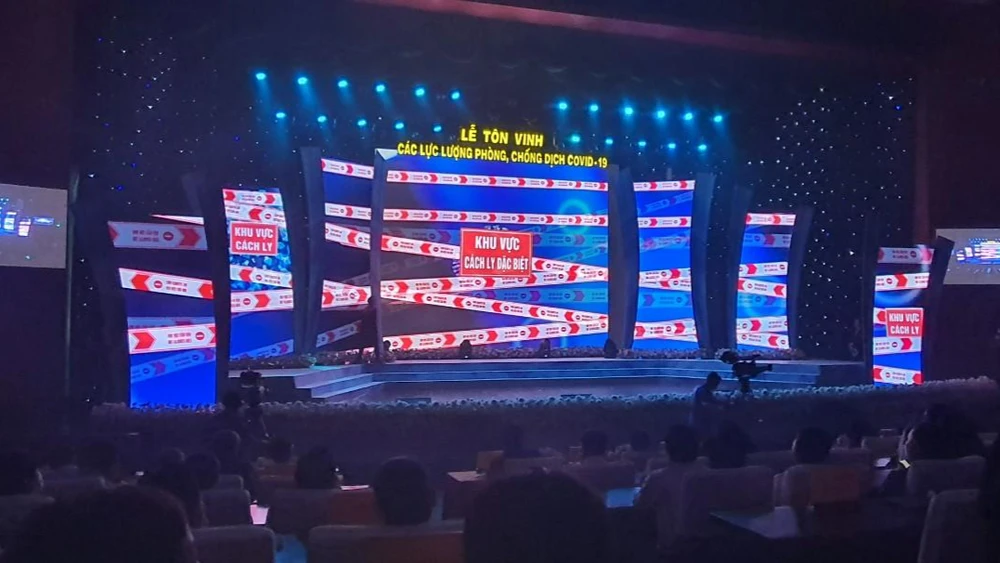 Những bài hát, hoạt cảnh, phóng sự khiến mọi người bồi hồi, xúc động khi nhớ lại thời gian chống dịch vừa qua. Ảnh:TK