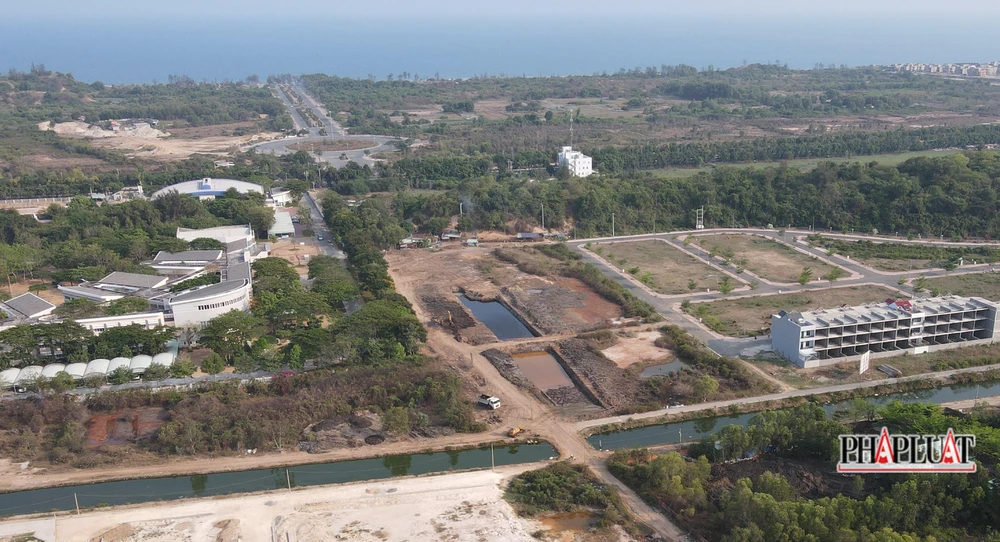 Đường Hàng Điều đã thi công xong đoạn giao từ 3/2 ra biển, nơi đây sẽ được bố trí xây dựng quảng trường. Ảnh:TK