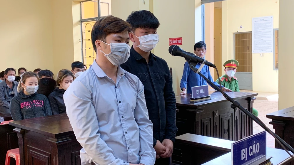 Hai bị cáo Lễ, Kiệt tại tòa. Ảnh:ĐT