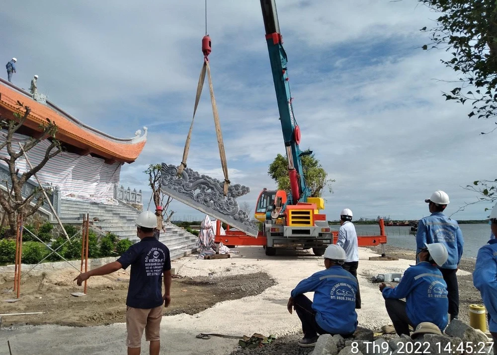 Tháo dỡ công trình vi phạm-Ảnh:CTV