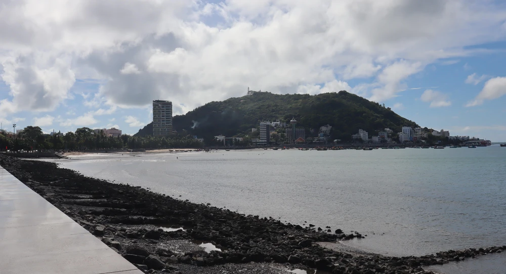 Dự án Thủy cung tại biển Bãi Trước tạm dừng 3 năm nay để rà soát sau khi được phê duyệt. Ảnh:TK