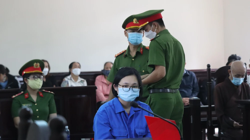 Bị cáo Linh bị ức chế tinh thần trong thời gian dài bị hành vi chửi bới, đánh đập của cha trong khi say, áp đặt việc học. Ảnh:TK